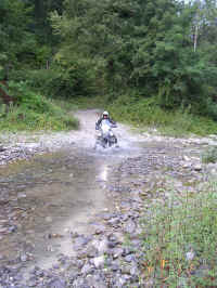 R1150_Adventure_al_guado.JPG (753942 byte)